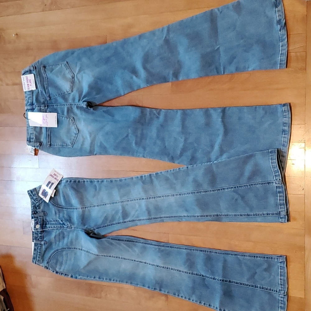 Juniors Vanilla Star High Rise Seam Front Flare Jeans Size 3/26  NWT